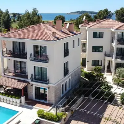 V&V residence
