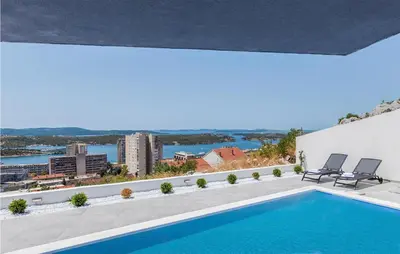 Bazen u objektu Awesome Home In Sibenik ili u blizini