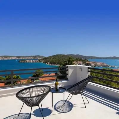 One Bedroom Apt with Garden views - Access to Amazing Rooftop Terrace