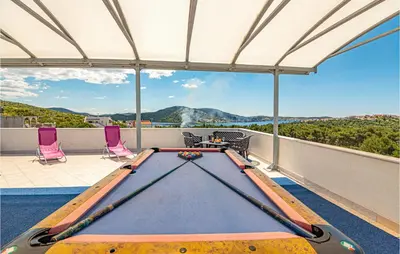 Pogled na planine ili pogled na planine iz vikendica