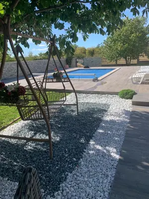 Bazen u objektu Villa Endi,a gem near Sibenik ili u blizini