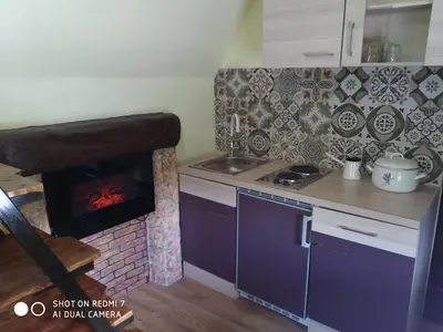 Kuhinja ili čajna kuhinja u objektu Immaculate 2-Bed Cottage near Krka Waterfalls