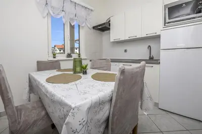 Kuhinja ili čajna kuhinja u objektu House Lucija