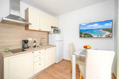 Kuhinja ili čajna kuhinja u objektu Apartments Vesna Vodice