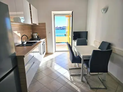 Kuhinja ili čajna kuhinja u objektu Apartments Tudić