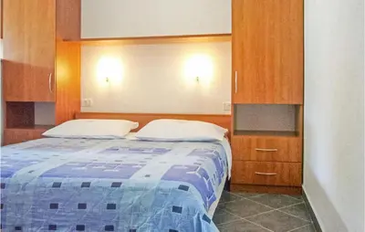 Krevet ili kreveti u jedinici u objektu Awesome Apartment In Grebastica