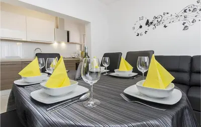 Tlocrt objekta 3 Bedroom Cozy Apartment In Grebastica