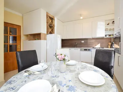 Kuhinja ili čajna kuhinja u objektu Apartment Sunce by Interhome