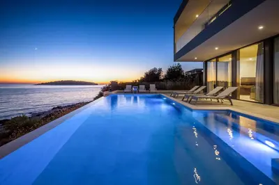 Bazen u objektu Animare Villas ili u blizini