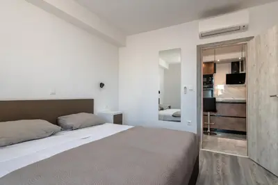 Krevet ili kreveti u jedinici u objektu Luxury Apartments Brodarica Beach With Balcony Seaview