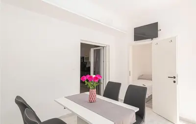 TV i/ili zabavni centar u objektu Nice Apartment In Dubrava Kod Sibenika