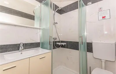 Kupaonica u objektu Nice Apartment In Dubrava Kod Sibenika