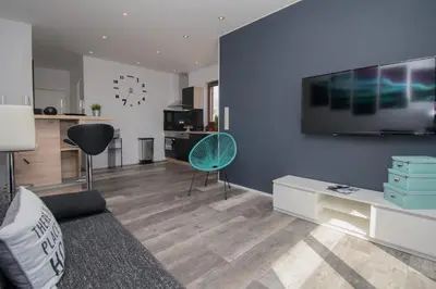 TV i/ili zabavni centar u objektu Apartmani Mate i Niko