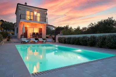 Bazen u objektu Sun Spalato Villa Cikas ili u blizini