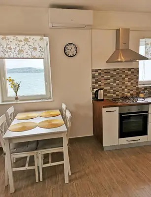 Kuhinja ili čajna kuhinja u objektu Apartment Roman