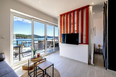 TV i/ili zabavni centar u objektu Luxury apartments SKALINADA near beaches, Tisno - Dalmatia