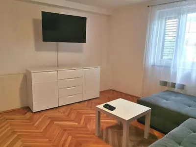 TV i/ili zabavni centar u objektu Family house Scardona - dreams by the river Krka