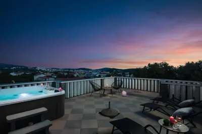 Pogled na planine ili pogled na planine iz vila