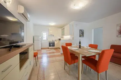 Kuhinja ili čajna kuhinja u objektu Apartmani Mares Ražanj