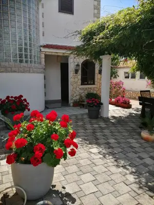 Vrt u objektu Apartmani Mirjana