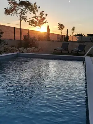 Bazen u objektu Villa Sundowner ili u blizini