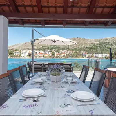 4 Bedroom Amazing Home In Grebastica