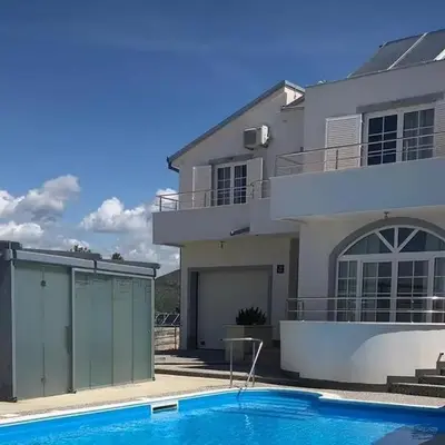 Luxury villa with a swimming pool Brodarica