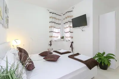 TV i/ili zabavni centar u objektu Studio apartment in Tribunj with air conditioning, WiFi 4953-2