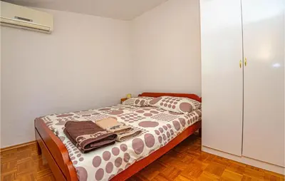 Krevet ili kreveti u jedinici u objektu Lovely Apartment In Brodarica With Wifi
