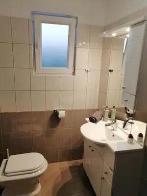 Kupaonica u objektu Apartmani Tina