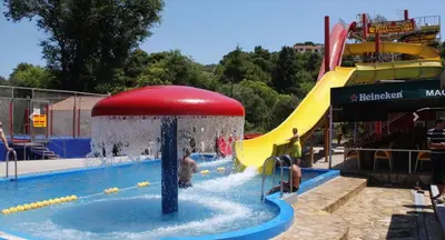 Bazen u objektu Matoc apartments ili u blizini