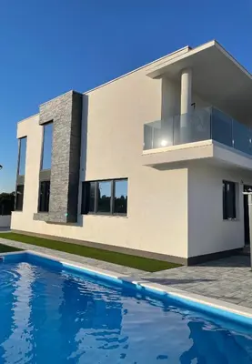 Bazen u objektu Villa Eureka ili u blizini