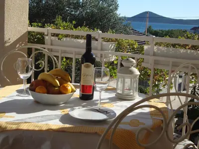 Hrana u apartmanu ili u blizini