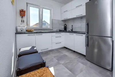 Kuhinja ili čajna kuhinja u objektu Apartments Juro