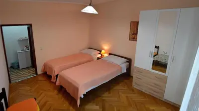 Krevet ili kreveti u jedinici u objektu Apartments and rooms with parking space Vodice - 4164