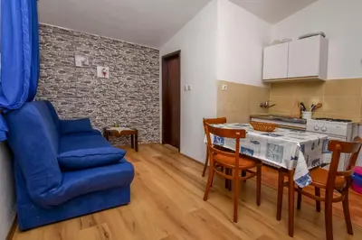 Kuhinja ili čajna kuhinja u objektu Apartments Jelka