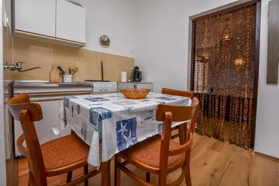 Kuhinja ili čajna kuhinja u objektu Apartments Jelka
