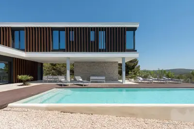 Bazen u objektu Luxury Villa Sunray 1 ili u blizini