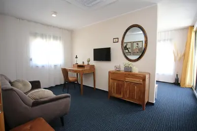 TV i/ili zabavni centar u objektu Elegant Villa Punta Sol with hot tube, walk to sea and center