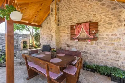 Tlocrt objekta Peaceful house in nature nearby National Park Krka