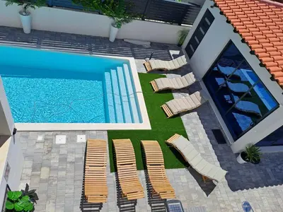 Bazen u objektu Apartman Dawidh ili u blizini