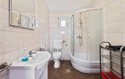 Kupaonica u objektu Awesome Home In Razanj