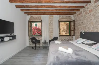 TV i/ili zabavni centar u objektu Apartment Libra downtown Šibenik