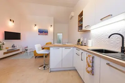 Kuhinja ili čajna kuhinja u objektu Apratman Mares Ražanj