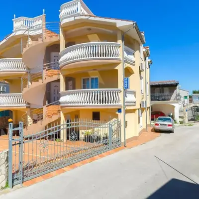Apartments Ani