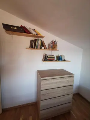 Knjižnica u apartmanu