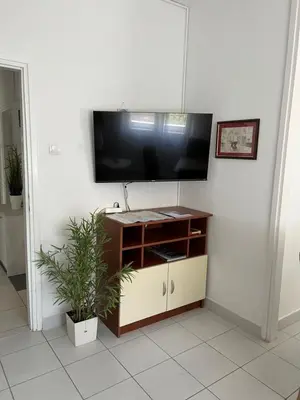 TV i/ili zabavni centar u objektu Petra