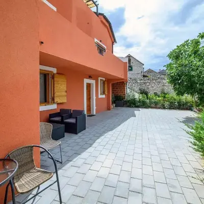 Apartments Orsula near old town