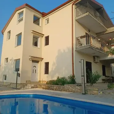 Apartment Laura - with PRIVATE swimming pool