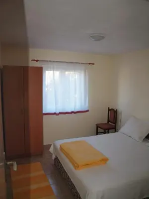 Krevet ili kreveti u jedinici u objektu Apartments with parking space Rogoznica - 19064